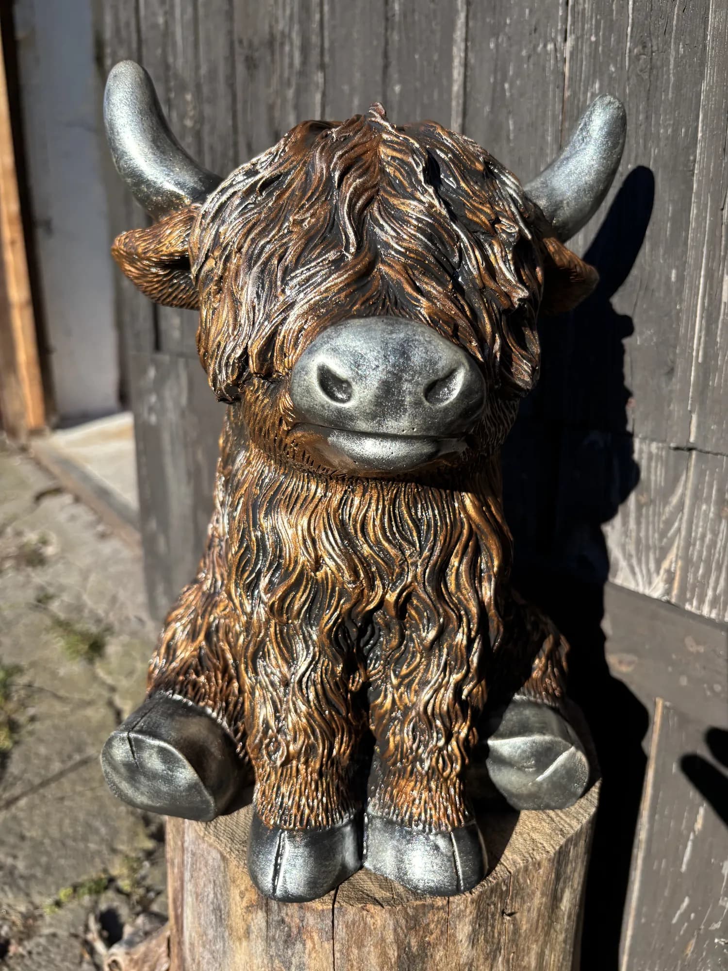 Handgjord betongskulptur