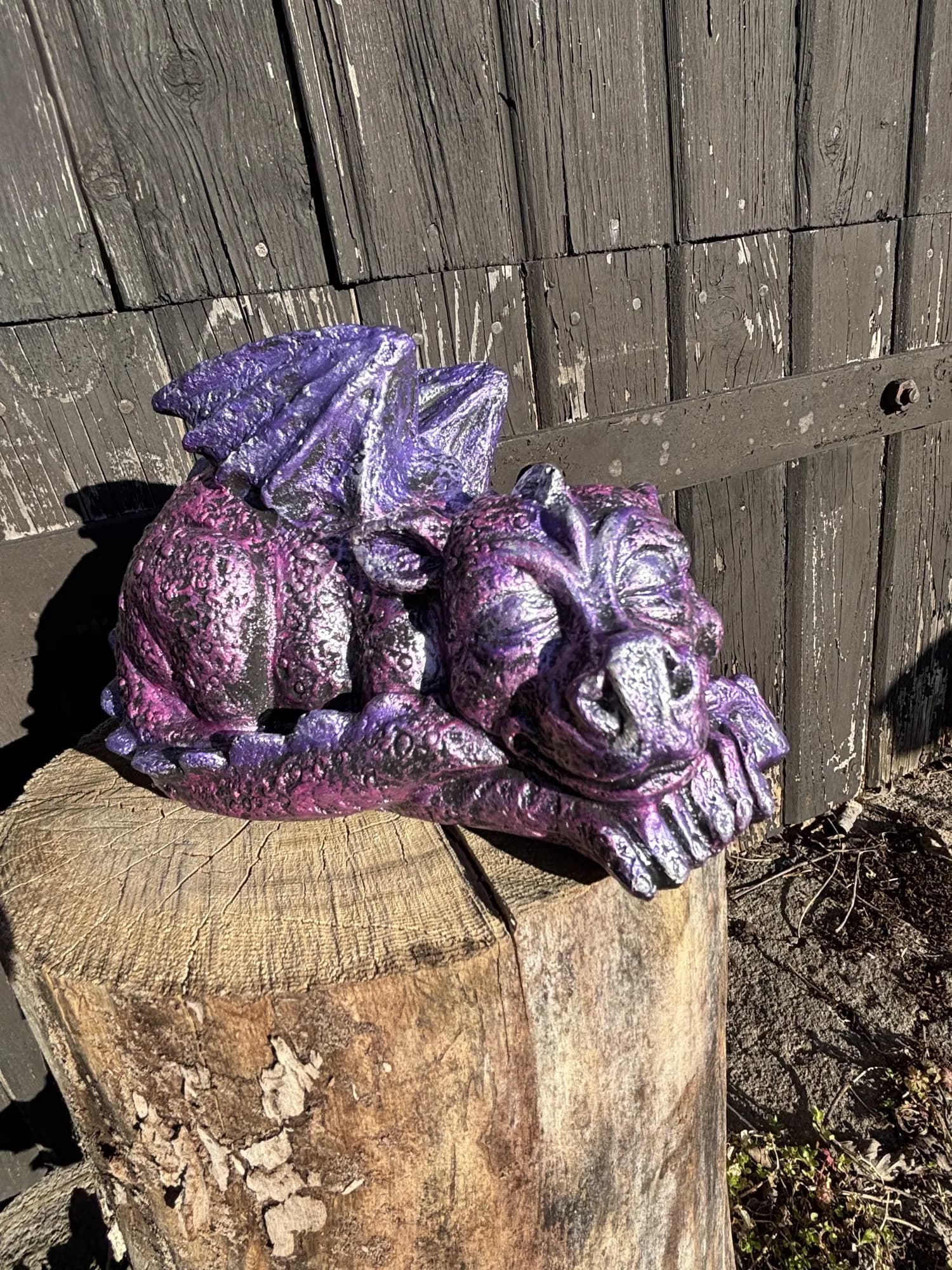 Handgjord betongskulptur