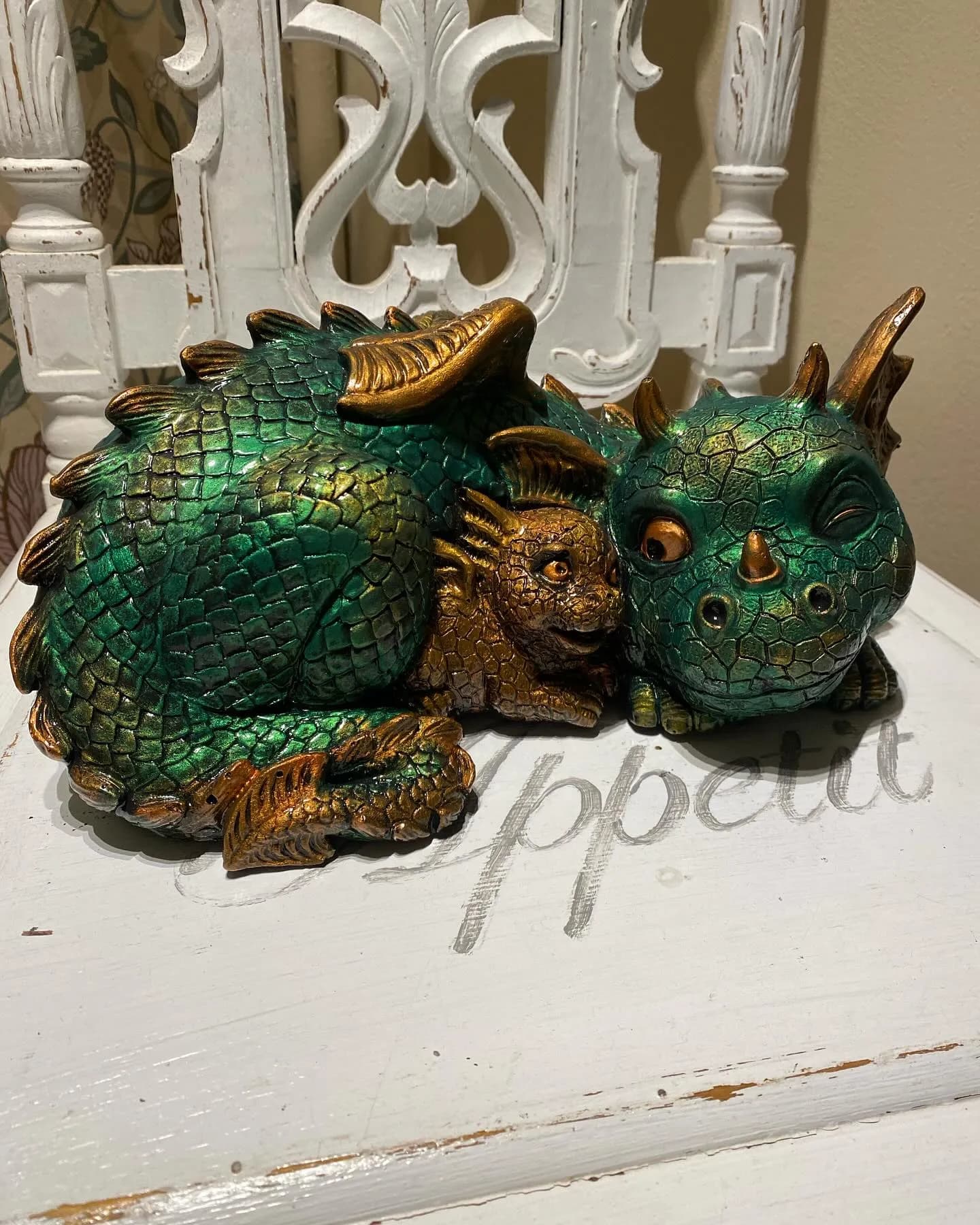 Grön drake mamma och bebis