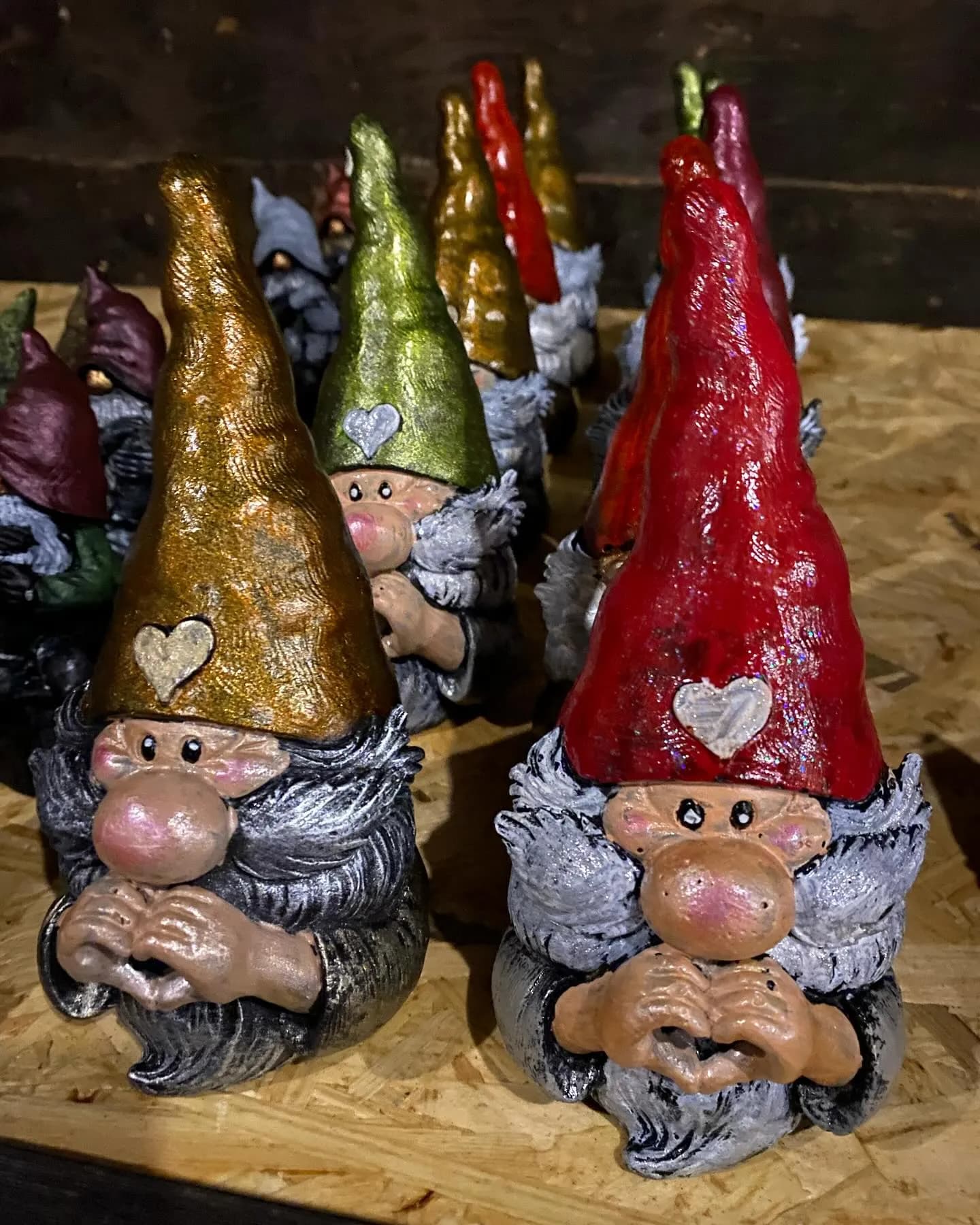 Tomtar med hjärthattar